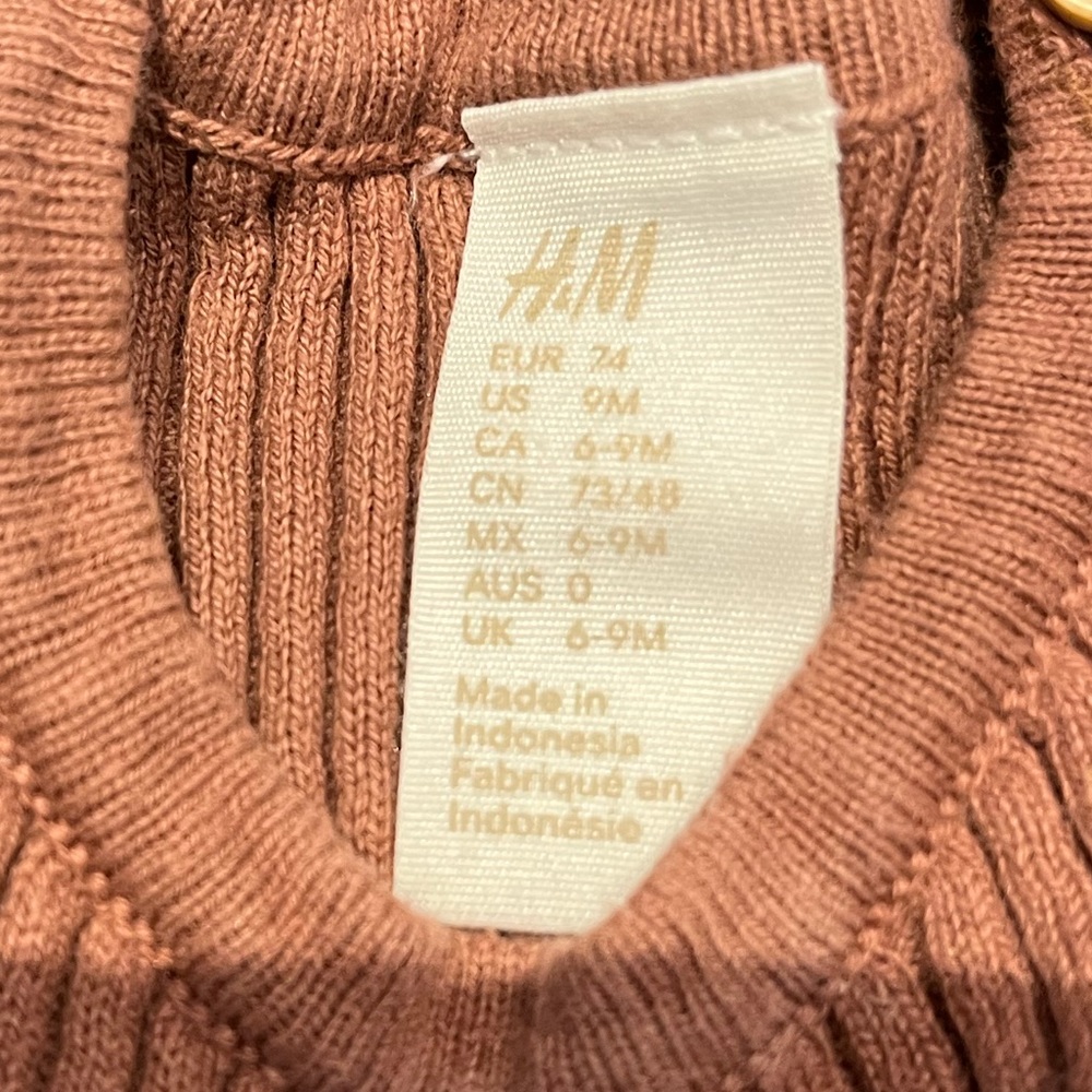 H&M Top & Pant Set - Picture 6 of 6
